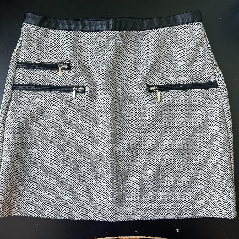 Mustard Seed Small Mini Skirt Grey and Black w Zippers 15" Long